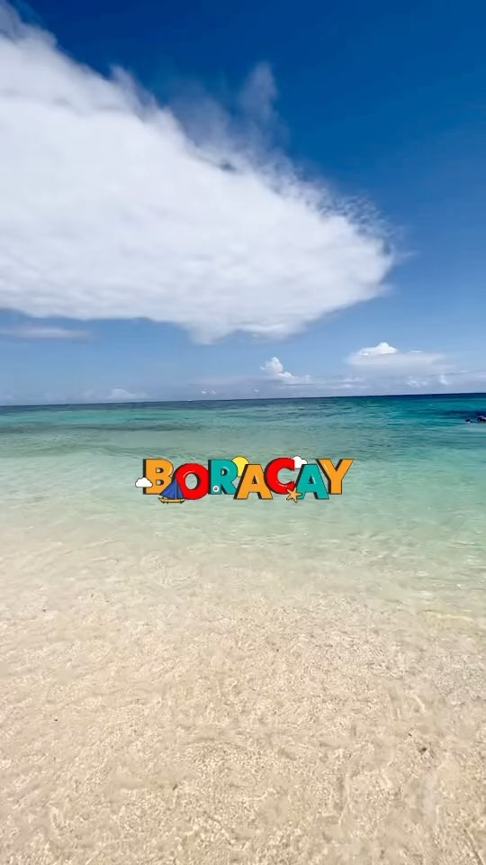 Crystal clear turquoise water at Boracay